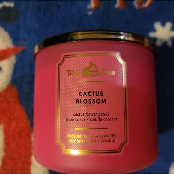 Used Japanese Cherry Blossom bath and body works 3-wick candle - Picture 9 of 16
